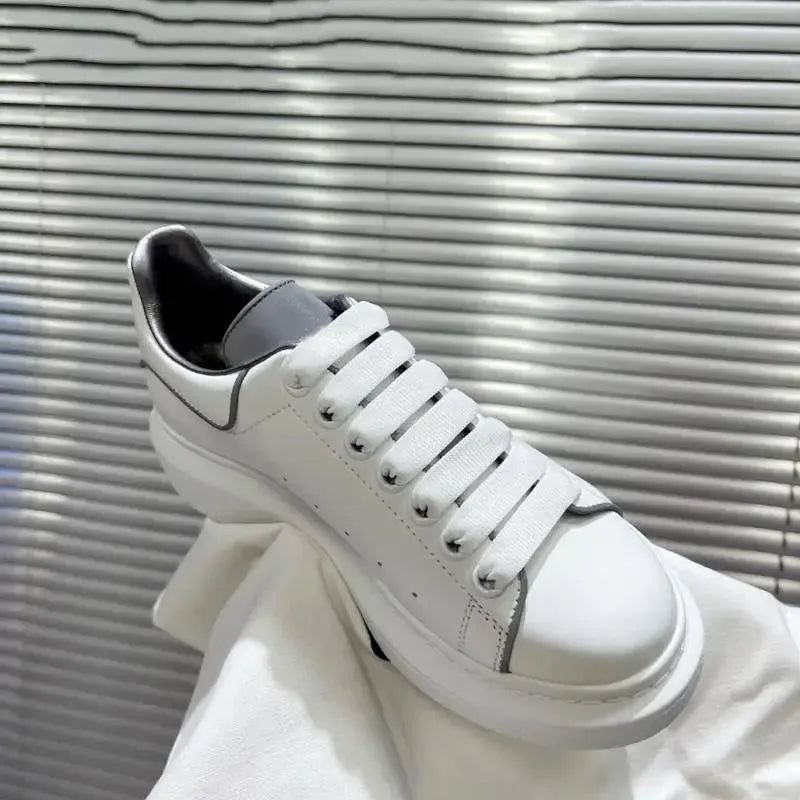 Women Flats Skateboard Shoes With Thick Sole