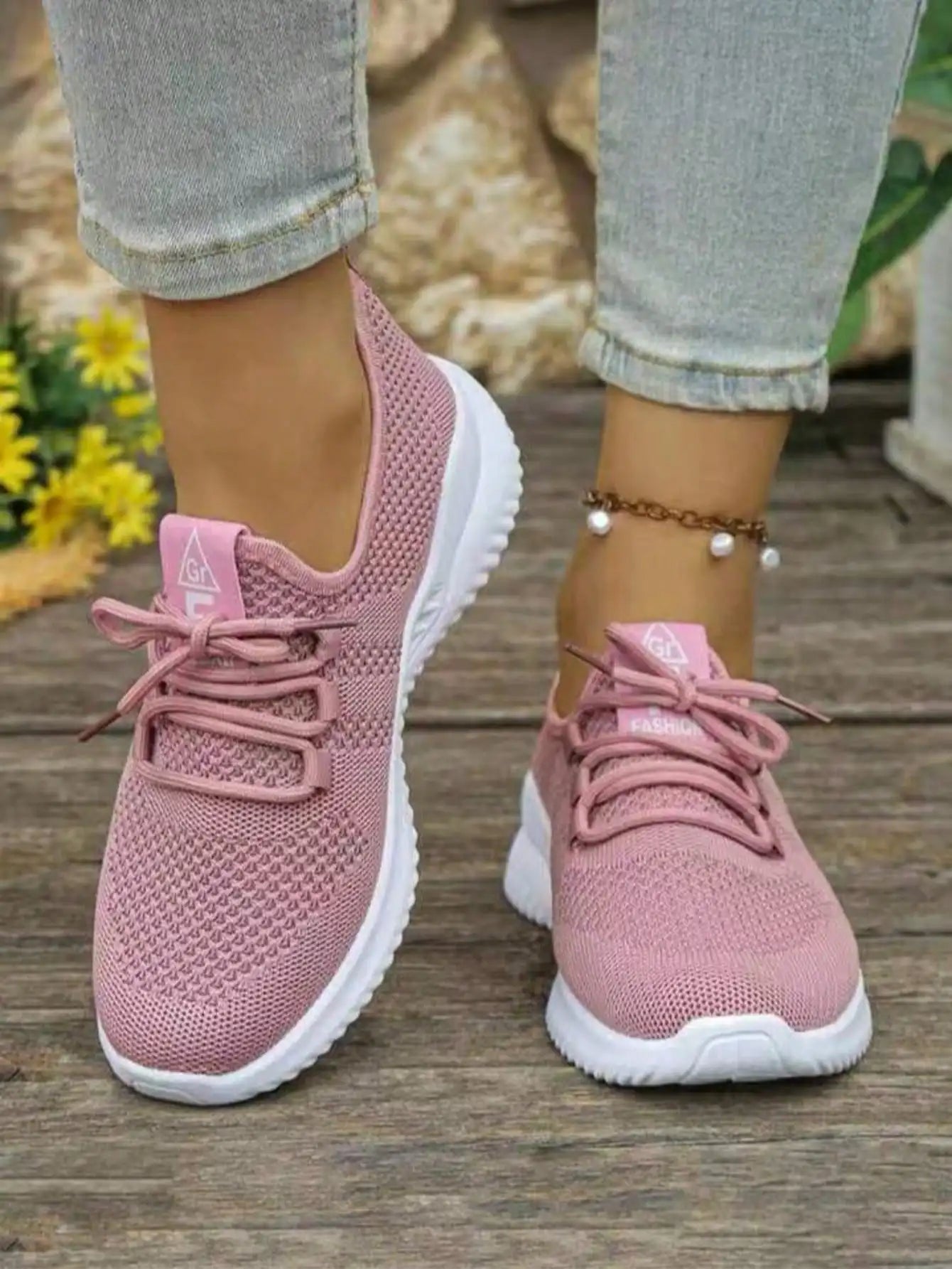 Women's Lightweight Walking Sneakers Breathable Mesh Upper Non-Slip Outsole Comfortable Slip-On Casual Shoes