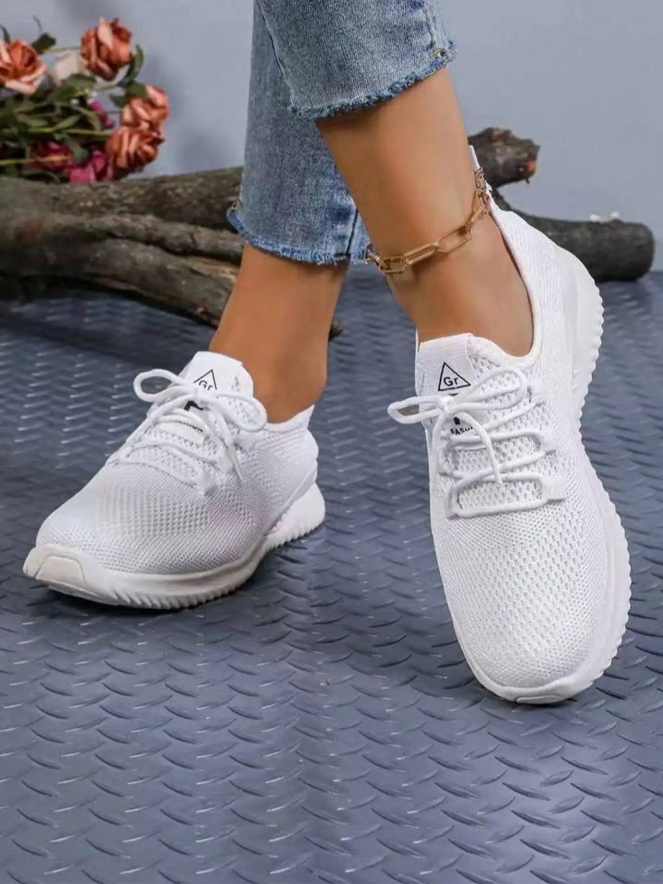 Women's Lightweight Walking Sneakers Breathable Mesh Upper Non-Slip Outsole Comfortable Slip-On Casual Shoes